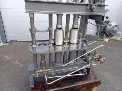 Bild 4:Alte restaurierte Ölpresse