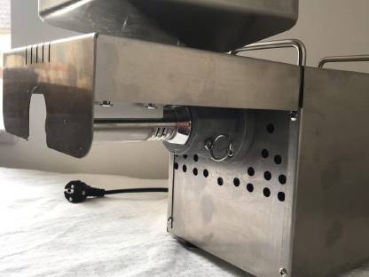 Bild 2:Kürbiskernölpresse