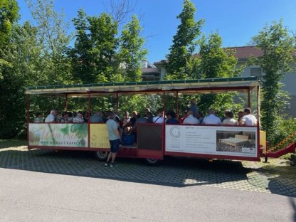 Bild 5:Panoramaanhänger/Personananhänger/Bummelzug