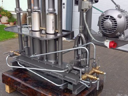 Bild 5:Alte restaurierte Ölpresse