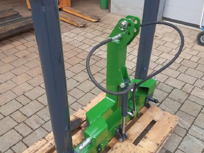 Bild 3:Ballengabel hydr. klappbar