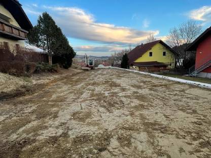 Bild 2:Ich biete Baggerarbeiten und Transporte