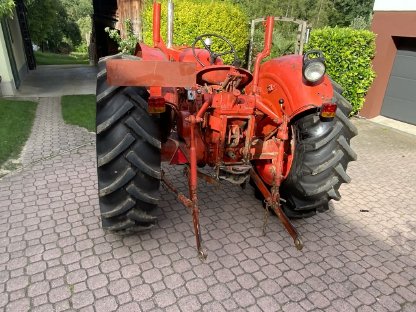 Bild 6:Oldtimer Nuffield 460