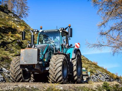 Bild 3:Wegebau: Wir sanieren Ihre Forstwege!