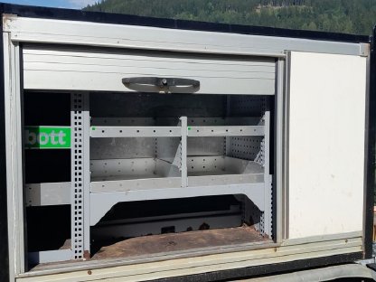 Bild 6:Plateauanhänger mit abnehmbarem Werkstattaufbau