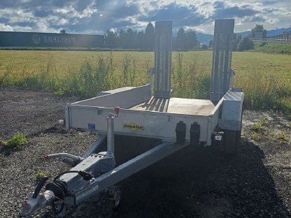 Bild 3:Neuwertiger Humbaur HS-Senko Baumaschinentransporter