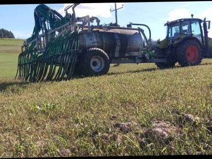 Bild 2:Gülleausbringung