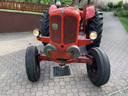 Bild 2:Oldtimer Nuffield 460
