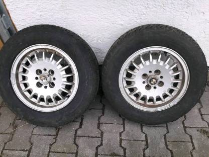 Zwei BMW Reifen