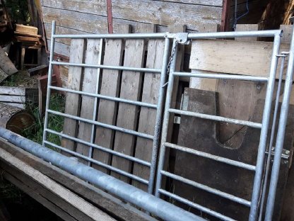 Steckfixhorde mit Durchgangstor für Schafe und Ziegen