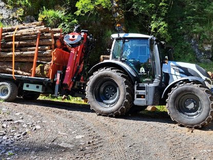 Bild 4:Transporte verschiedener Art