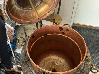 Bild 3:Schnapsbrennanlage Jessur