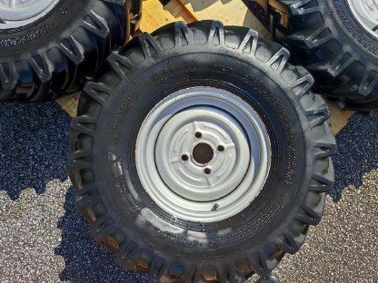 Bild 2:BKT Komplettradsatz (4 Stk.) 7.00 - 12