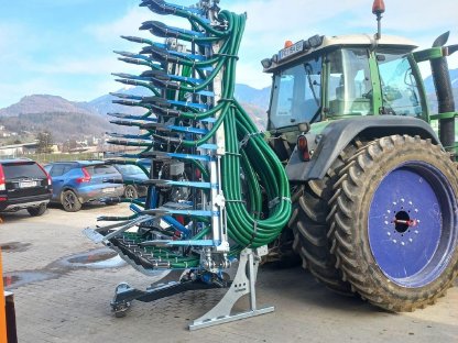 Bild 7:Gülleverschlauchung inkl. Perwolf Pumpe und Bomech Verteiler