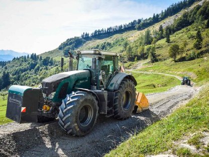 Bild 5:Wegebau: Wir sanieren Ihre Forstwege!