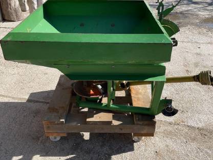 Bild 5:Amazone Düngerstreuer