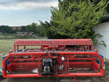 Ferrari Jungpflanzen-Setzmaschine Rotostrapp 8-reihig