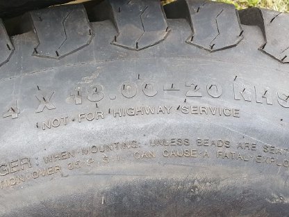 Bild 6:Rasenbereifung New Holland T3030