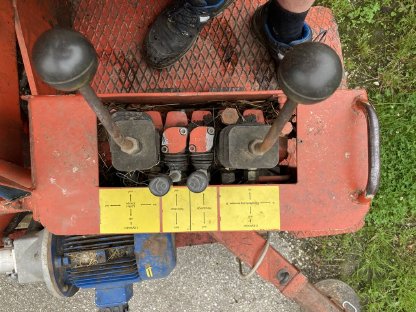 Bild 7:Moser Heukran, Mistkran