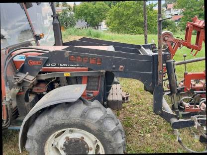 Bild 2:Suche oder tausche Hauer-Fronthydraulik