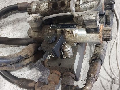 Bild 3:Diverse Teile Lindner Unitrac 95