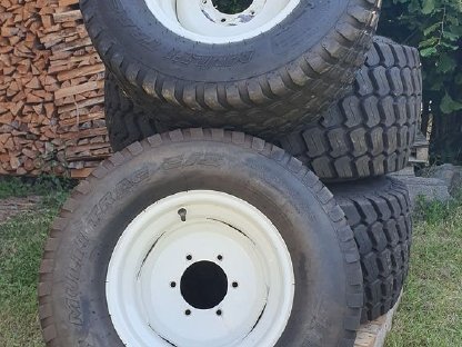 Bild 2:Rasenbereifung New Holland T3030