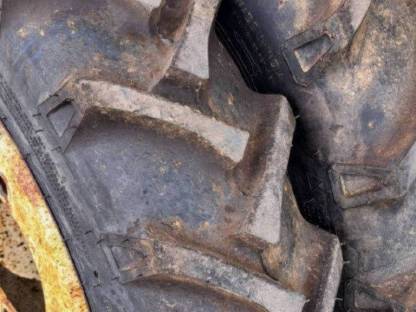 Bild 3:Steyr T80 Reifen auf Felgen