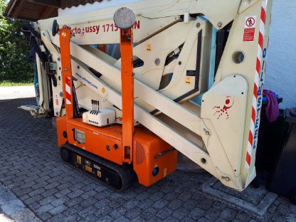 Bild 3:Raupenarbeitsbühne 17 m Arbeitshöhe