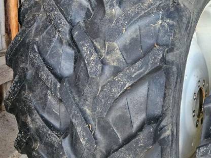 Bild 4:Komplettradsatz New Holland L65