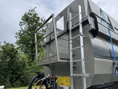 Bild 6:STRONGA BL660 Tandem-Muldenkipper