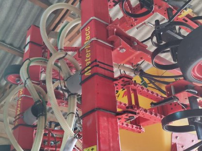 Bild 3:Hackgerät Matermacc 6-reihig