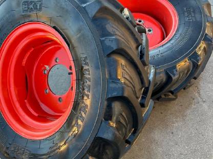 Bild 8:Kompletträder für Claas Medion