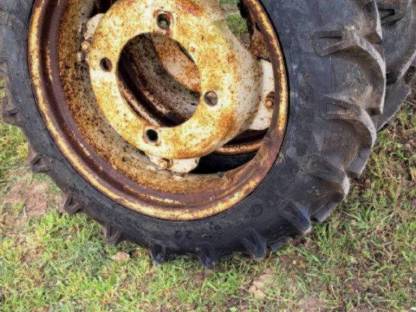 Bild 4:Steyr T80 Reifen auf Felgen