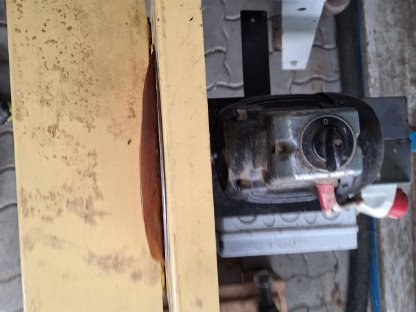 Bild 2:Schleifmaschine für Holz TSE 300