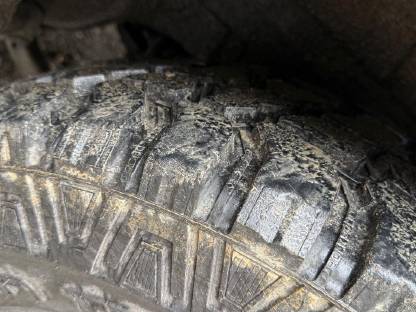 Bild 2:Mitsubishi Felgen mit Stollenreifen