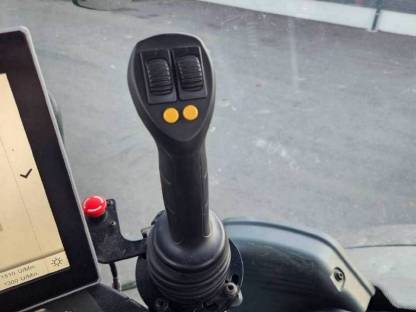 Bild 5:McConnel Böschungsmäher 8075T