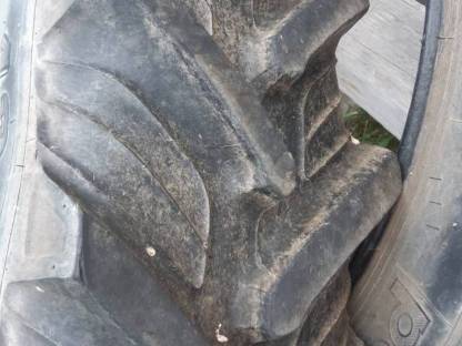 Bild 3:Reifen 13.6R38