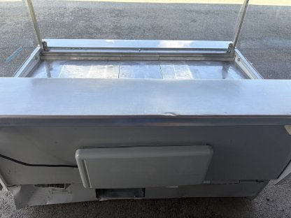 Bild 2:Kühlvitrine steckerfertig, voll funktionstüchtig