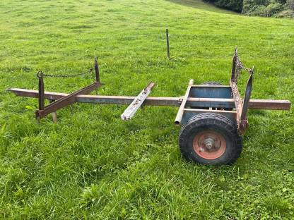 Bild 3:Holzanhänger