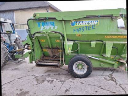 Bild 3:Faresin  Futtermischwagen