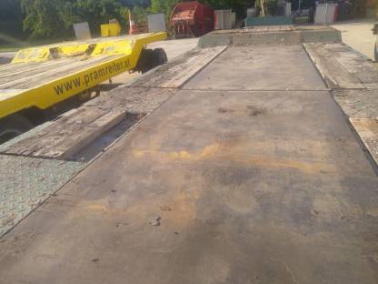 Bild 2:Tieflader Schwarzmüller