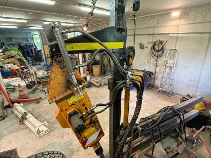 Bild 3:Schneestangensetzgerät