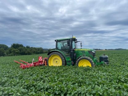 Bild 2:Steketee EC Weeder Kamera Hackgerät 6 Reihen Fingerhacke