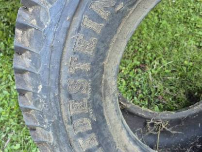 Bild 2:Reifen 11.5/80-15.3