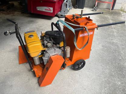 Bild 2:Asphalt Betonschneider Mikasa MCD-218