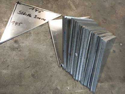 30 Alu-Blech-Ecken 145x145x3