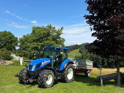 New Holland T5.85