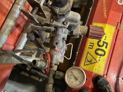 Bild 2:Spritze / Tank 550 Liter Jesur Sattelspritze Weingarten