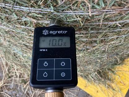 Bild 3:Heuballen belüftet