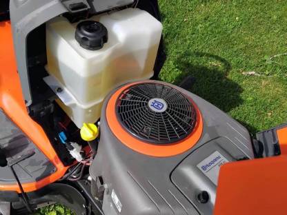 Bild 5:Rasentraktor Husqvarna TC 238T